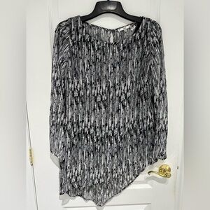 Elegant Monochrome Women's Blouse